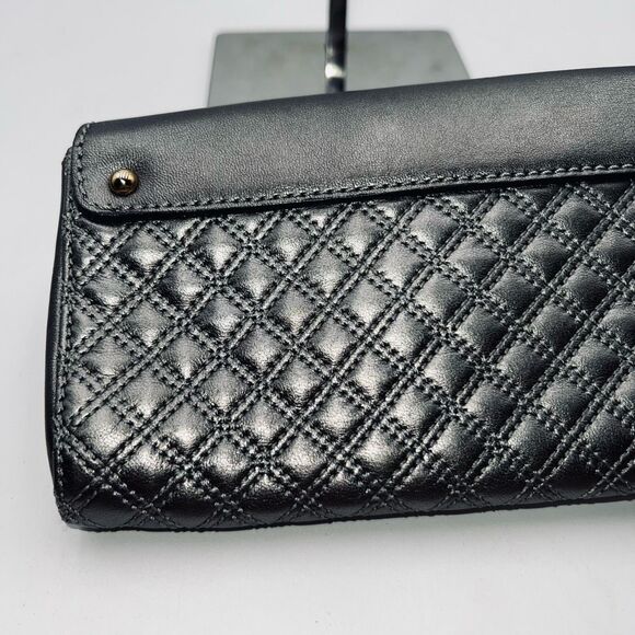 Marc Jacobs Made in Italy Metallic Quilted Leather Faux Lock Front Wristlet - Picture 7 of 14